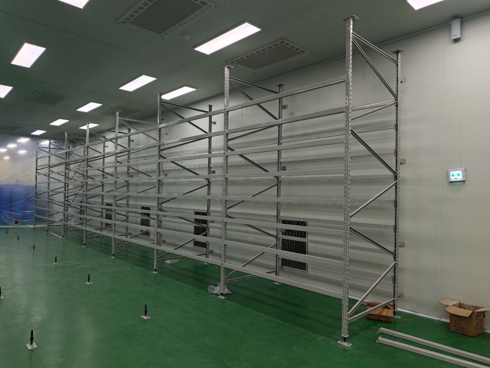 汽车配件仓储占地方还乱？卧式料箱货柜为汽车行业应用提效明显