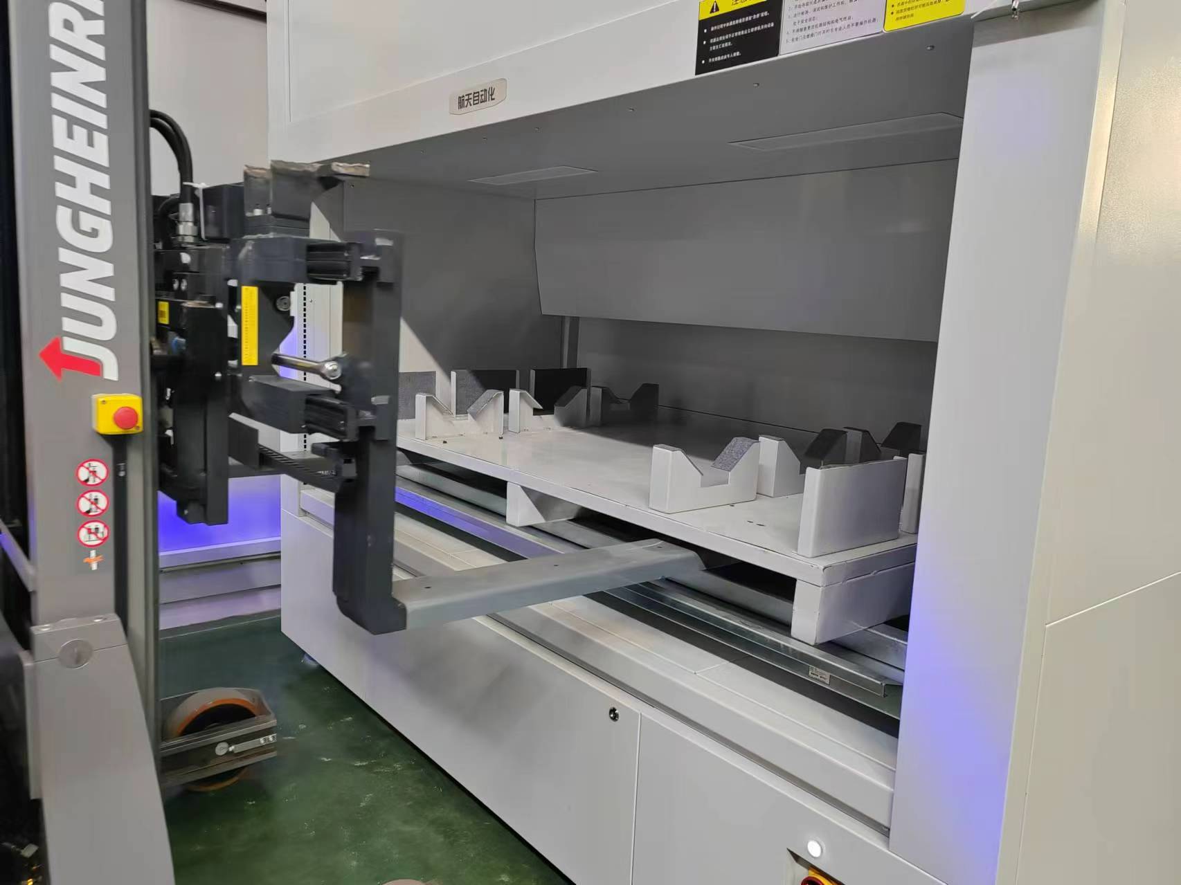 汽车制造仓储选哪家?选对工业智能货柜厂家效率翻倍