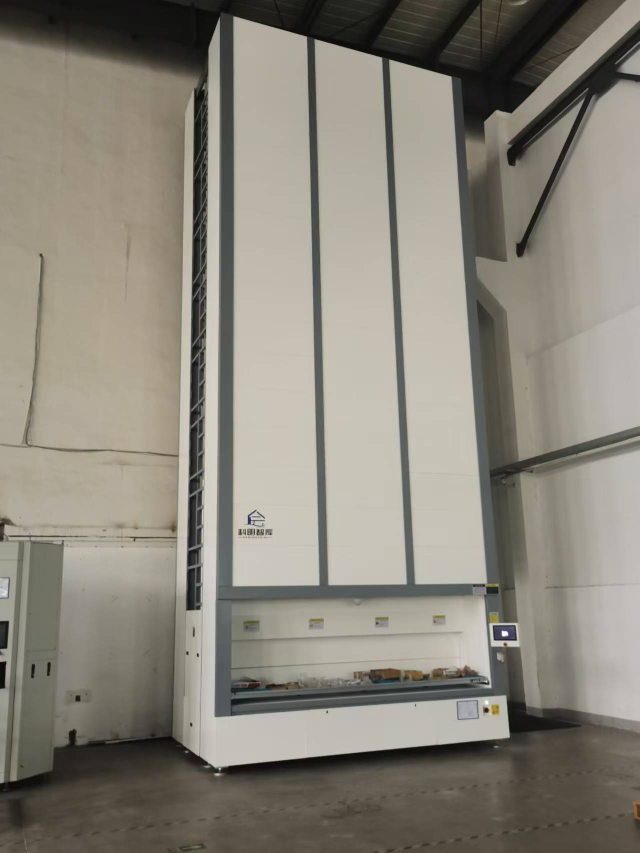 仓库空间挤、找货慢?智能垂直提升货柜如何破解仓储难题